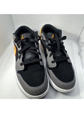 Nike Air Jordan 1 Low SE GS Black Vivid Orange Lt Graphite FN7671-008 Size 5.5y
